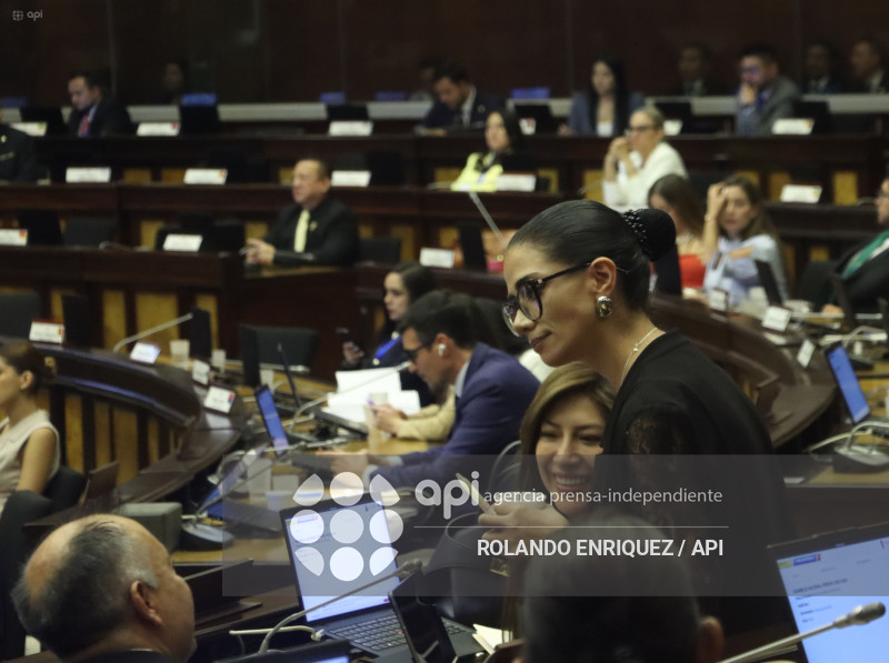 ASAMBLEA APRUEBA INSTALACION BASES MILITARES EXTRANJERAS
