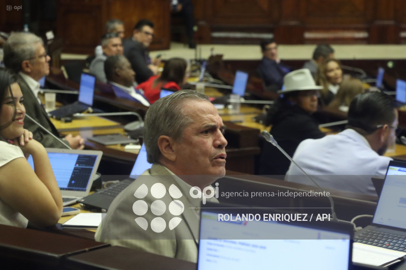 ASAMBLEA APRUEBA INSTALACION BASES MILITARES EXTRANJERAS