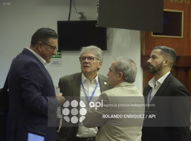 ASAMBLEA APRUEBA INSTALACION BASES MILITARES EXTRANJERAS