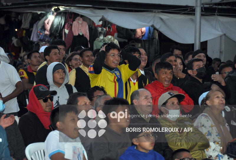CUENCA-ECUADOR-BRASIL-HINCHAS