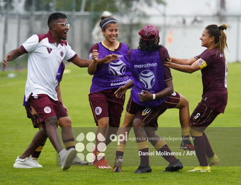 FBL FEMENINA VINO TINTO EMELEC