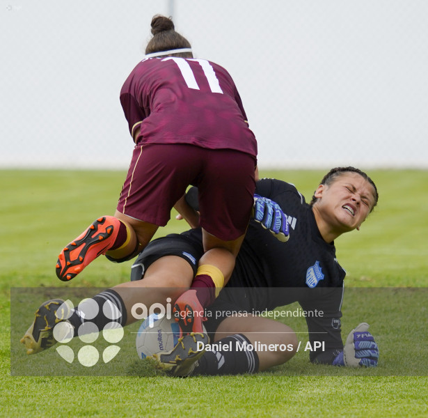 FBL FEMENINA VINO TINTO EMELEC