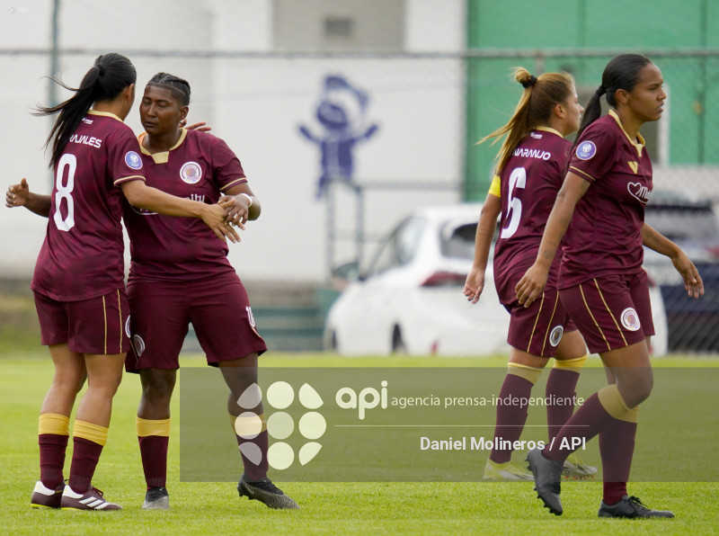 FBL FEMENINA VINO TINTO EMELEC