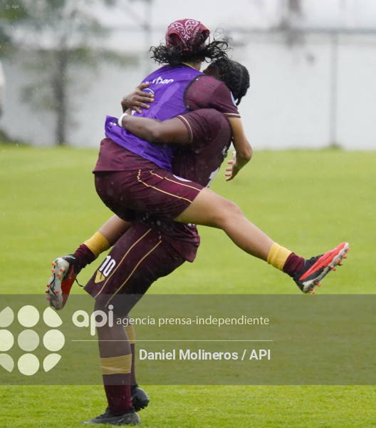 FBL FEMENINA VINO TINTO EMELEC