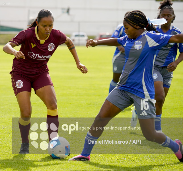 FBL FEMENINA VINO TINTO EMELEC