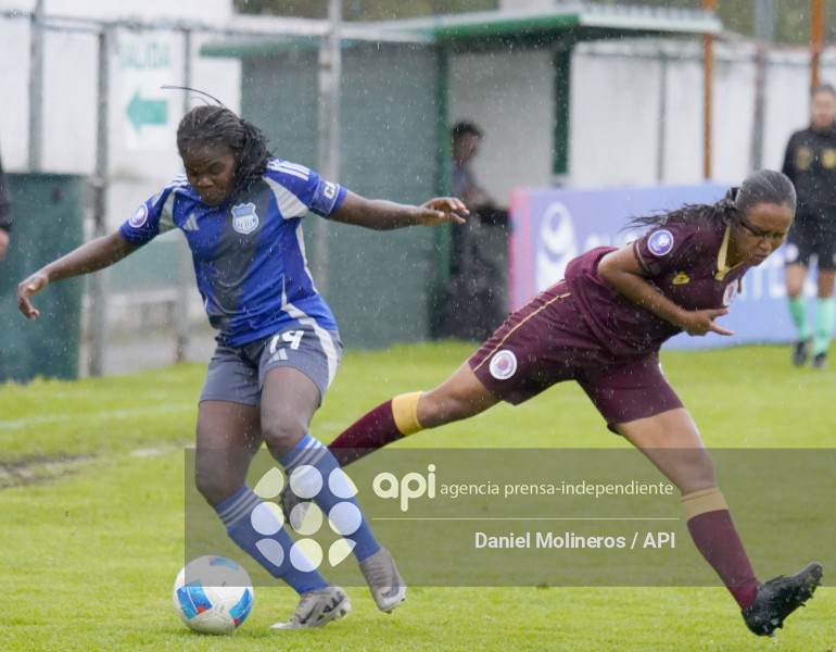 FBL FEMENINA VINO TINTO EMELEC