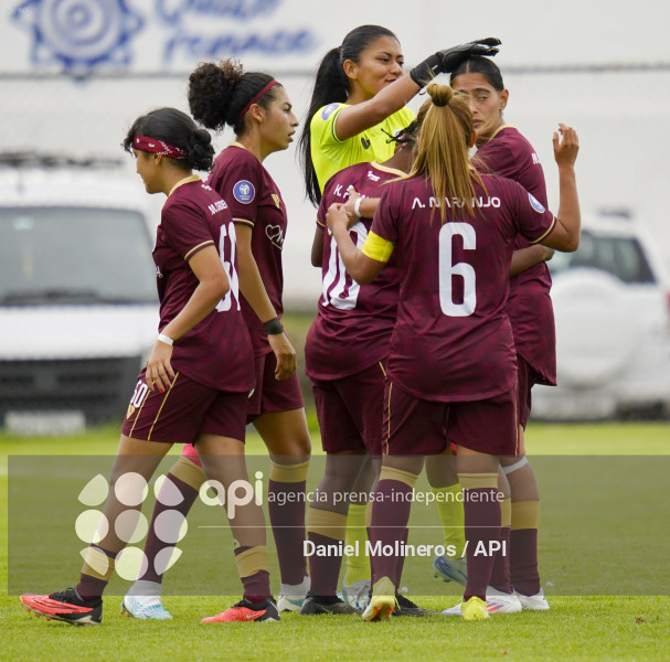 FBL FEMENINA VINO TINTO EMELEC