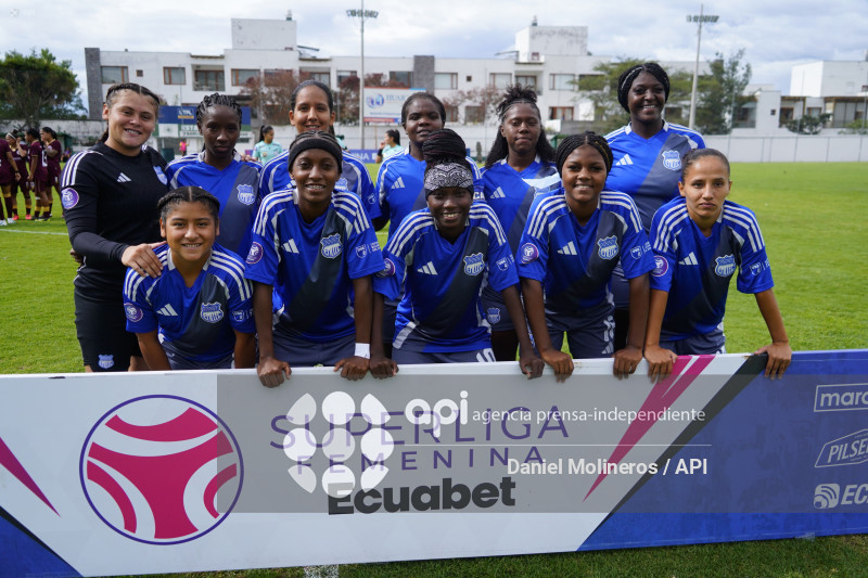 FBL FEMENINA VINO TINTO EMELEC