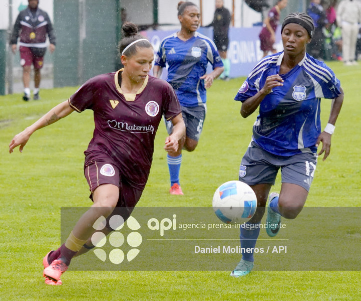 FBL FEMENINA VINO TINTO EMELEC