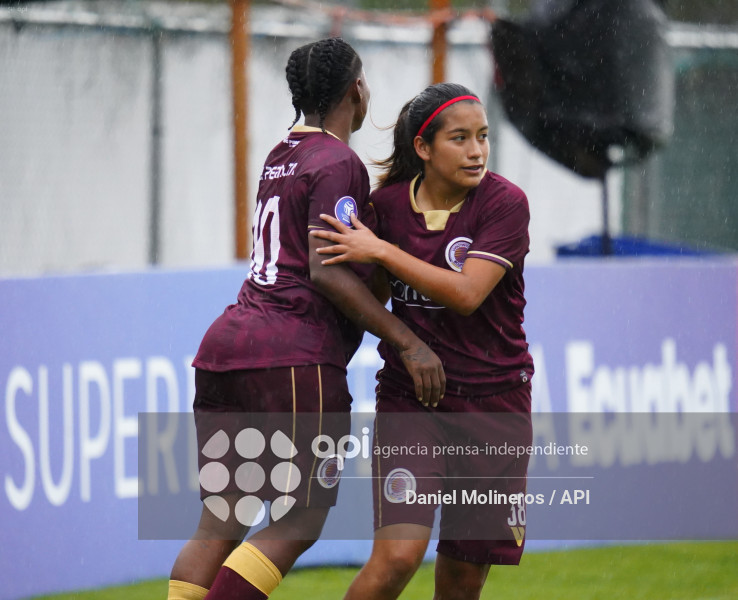 FBL FEMENINA VINO TINTO EMELEC