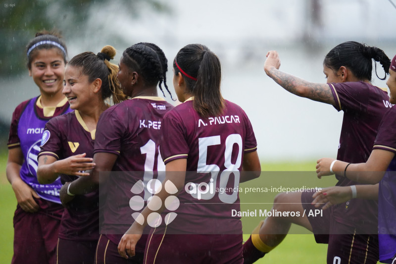 FBL FEMENINA VINO TINTO EMELEC