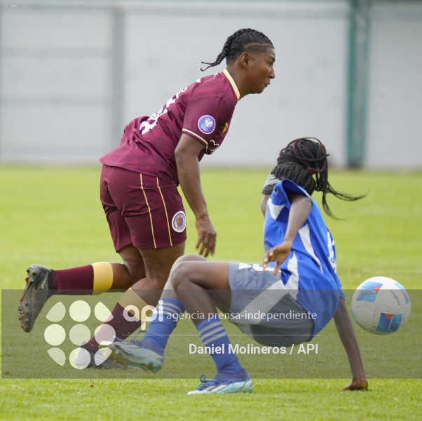 FBL FEMENINA VINO TINTO EMELEC