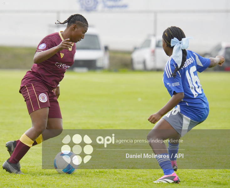 FBL FEMENINA VINO TINTO EMELEC