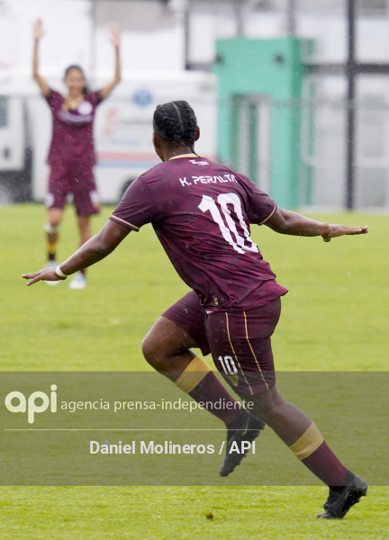 FBL FEMENINA VINO TINTO EMELEC