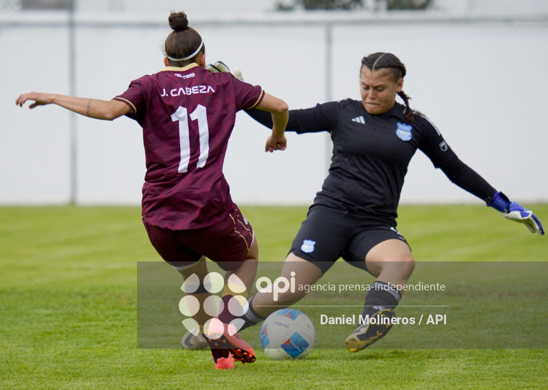 FBL FEMENINA VINO TINTO EMELEC