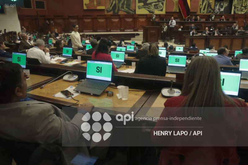 SESION ASAMBLEA LEY DERECHOS ANIMALES
