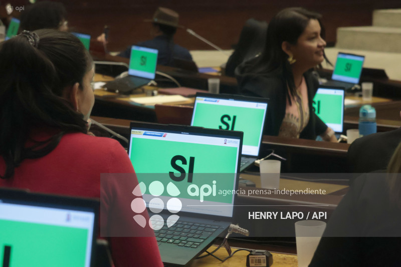 SESION ASAMBLEA LEY DERECHOS ANIMALES