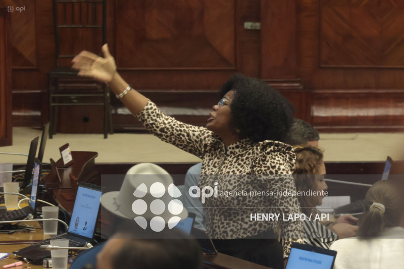 SESION ASAMBLEA LEY DERECHOS ANIMALES