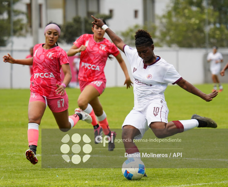 FBL FEMENINA NANAS VINO TINTO