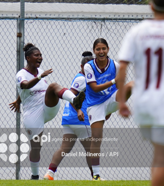FBL FEMENINA NANAS VINO TINTO
