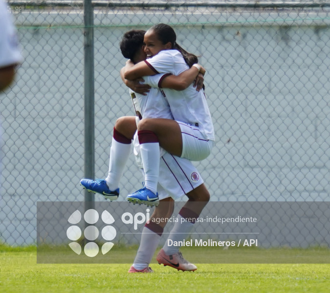 FBL FEMENINA NANAS VINO TINTO