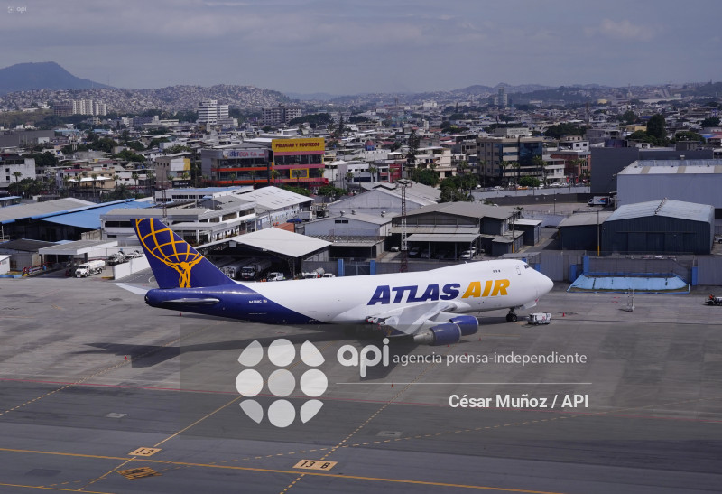 GYE-EMERGENCIA AVION ATLAS