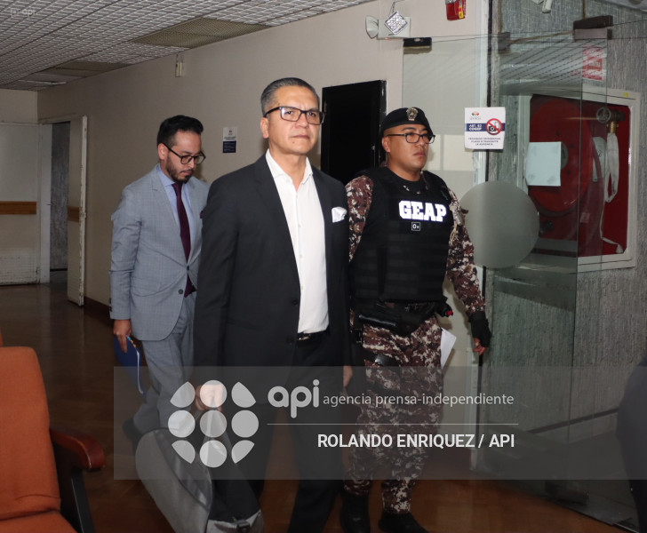 CASO VIDRIO WILMAN TERAN