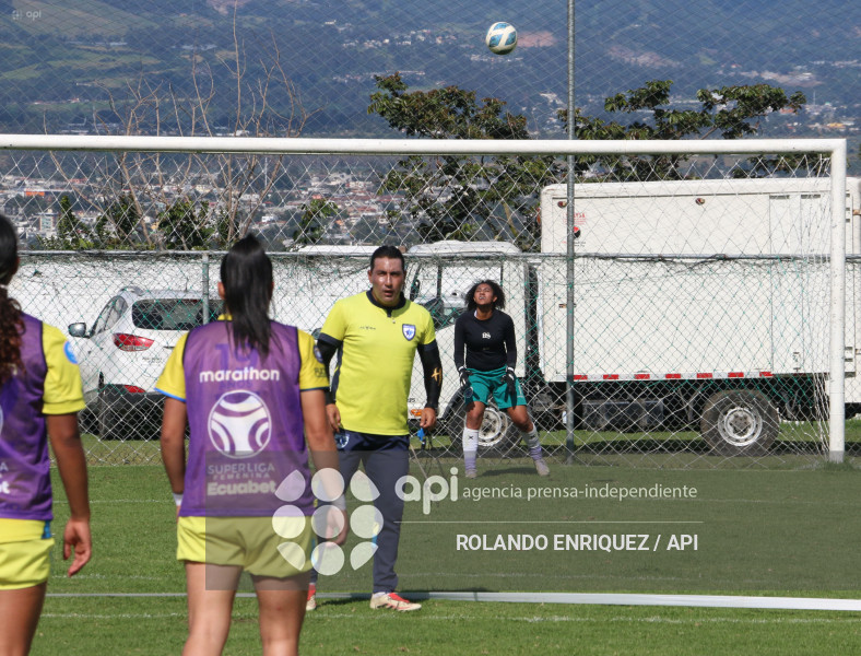 FBL SUPERLIGA FEMENINA VINO TINTO VS ESPUCE
