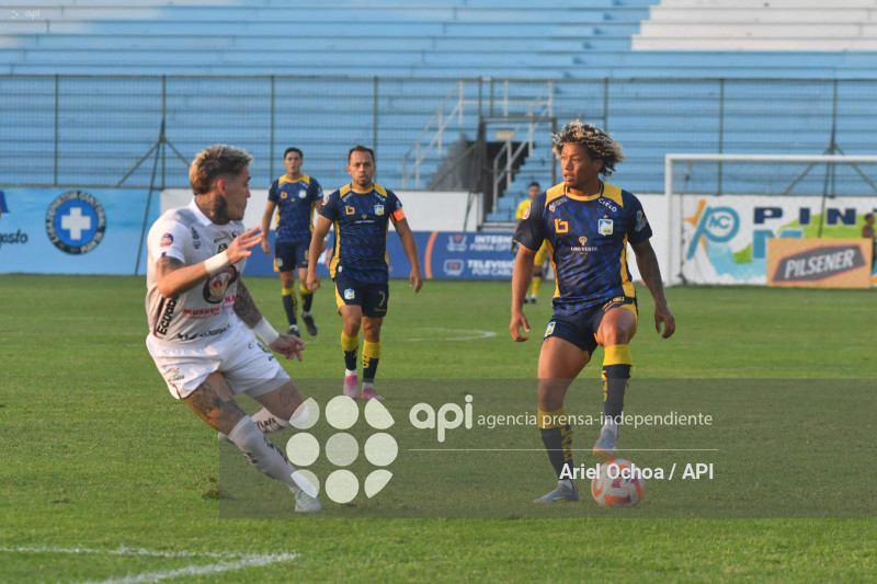 FBL-LIGAPRO-DELFIN-MUSHUC RUNA
