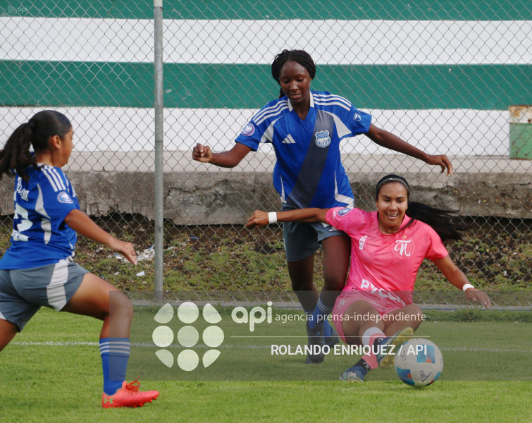 FBL SUPERLIGA FEMENINA NANAS VS EMELEC