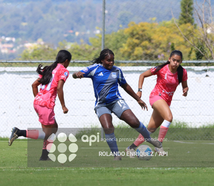 FBL SUPERLIGA FEMENINA NANAS VS EMELEC