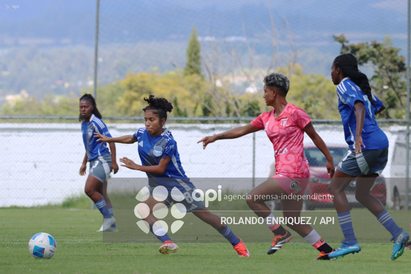 FBL SUPERLIGA FEMENINA NANAS VS EMELEC