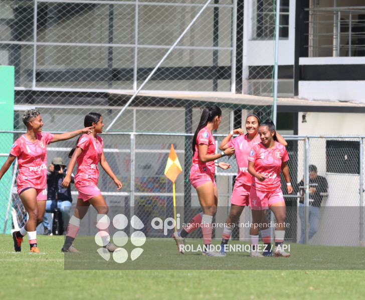 FBL SUPERLIGA FEMENINA NANAS VS EMELEC