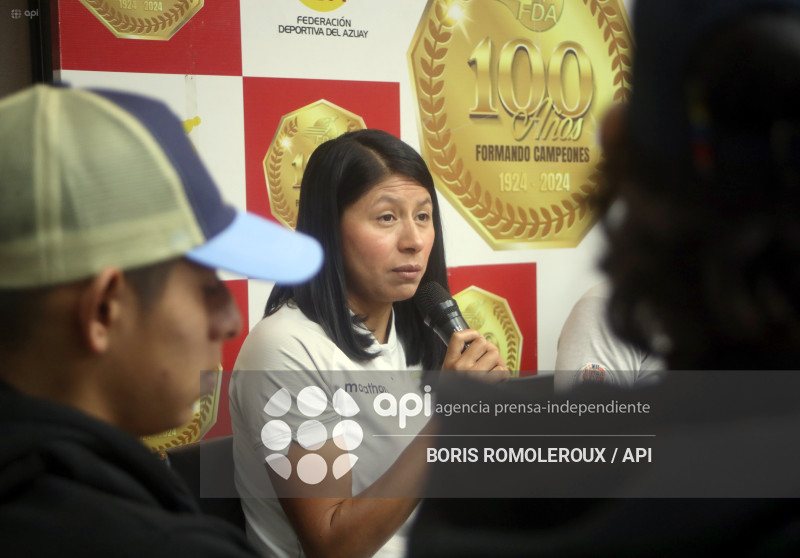CUENCA-RECONOCIMIENTO A DEPORTISTAS-TRIATLON