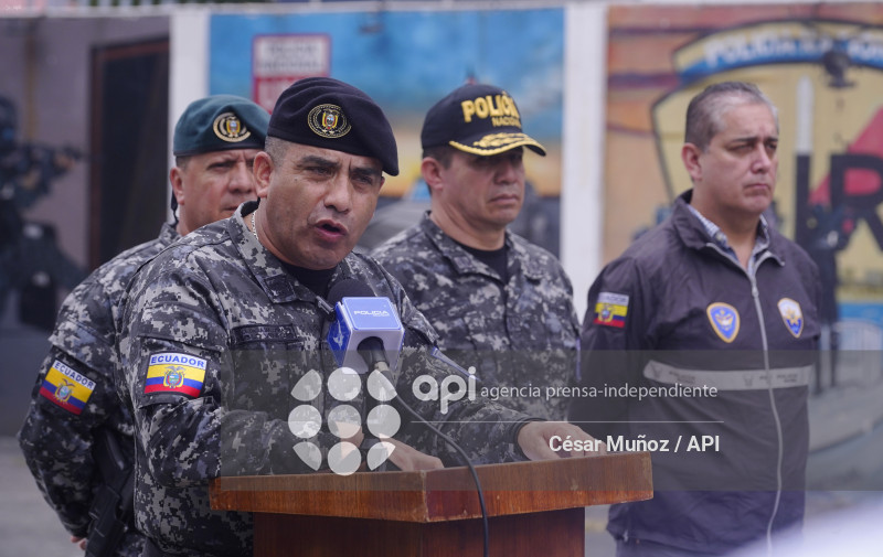 GYE-CAMBIO COMANDO POLICIA