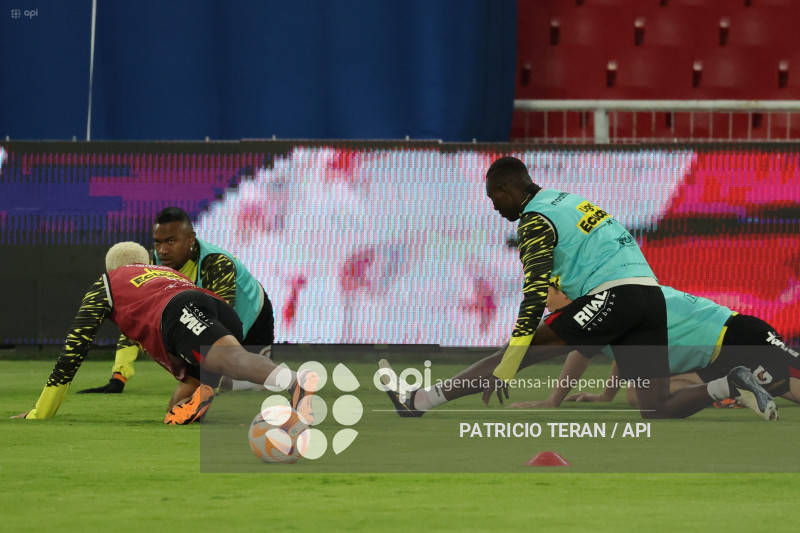 FBL LIGA PRO LDUQ LIGA DE QUITO VS BARCELONA