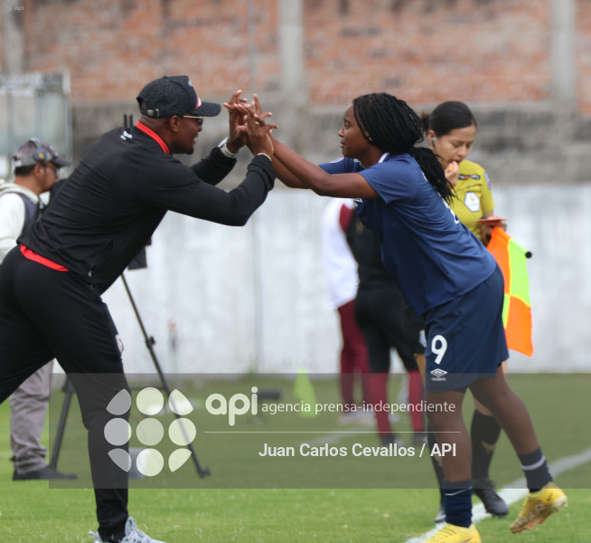 FBL-SUPERLIGA-LEONES-VINOTINTO FC