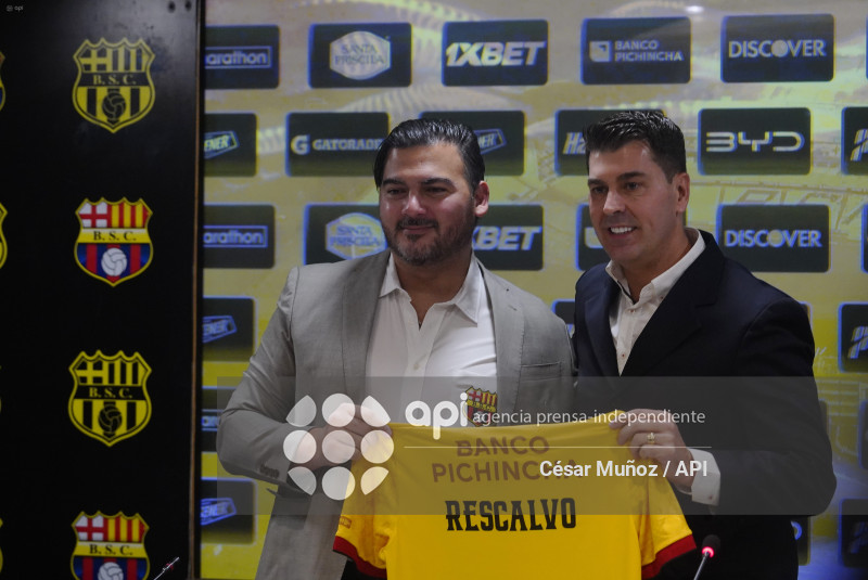 GYE-ISMAEL RESCALVO