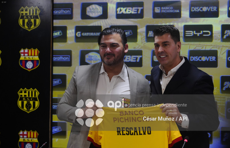 GYE-ISMAEL RESCALVO
