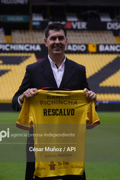 GYE-ISMAEL RESCALVO