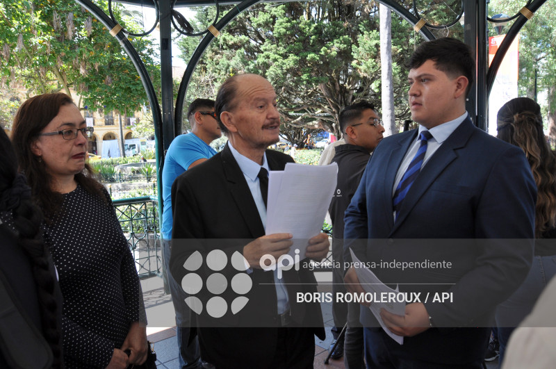 CUENCA-DENUNCIA DE JUECES Y FISCALES-PECULADO