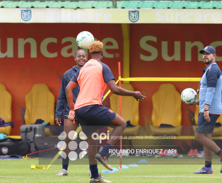 FBL ENTRENAMIENTO SELECCION FEMENINA