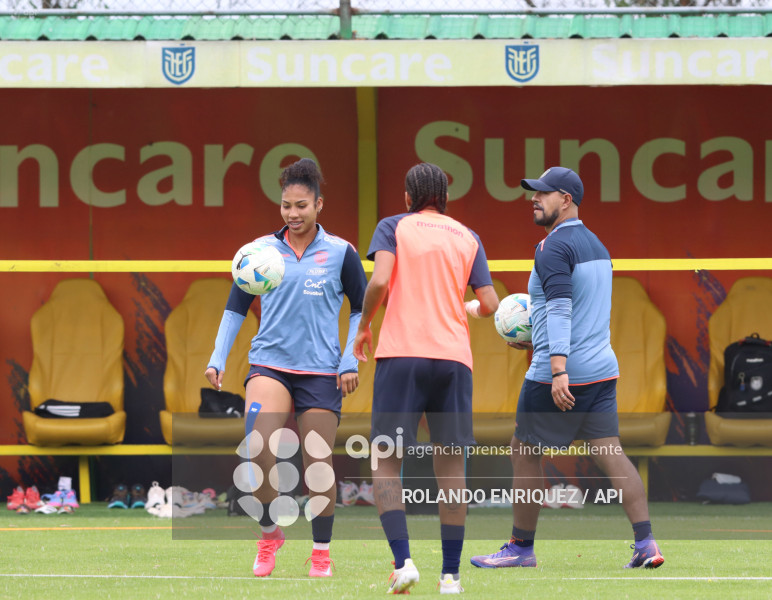 FBL ENTRENAMIENTO SELECCION FEMENINA