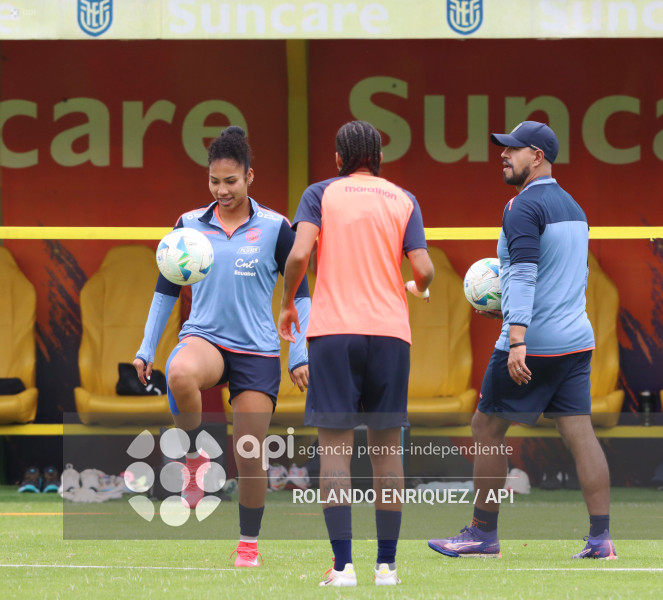FBL ENTRENAMIENTO SELECCION FEMENINA