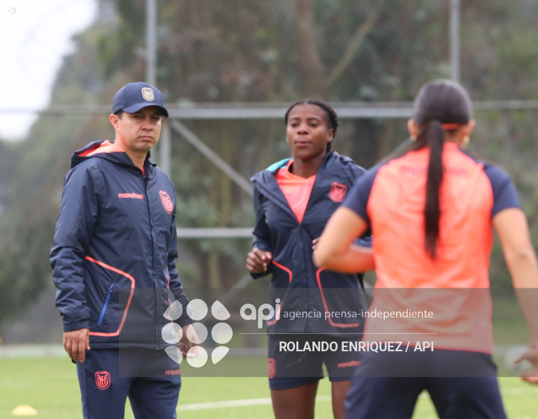 FBL ENTRENAMIENTO SELECCION FEMENINA