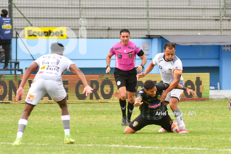 FBL-LIGAPRO-DELFIN-MANTA
