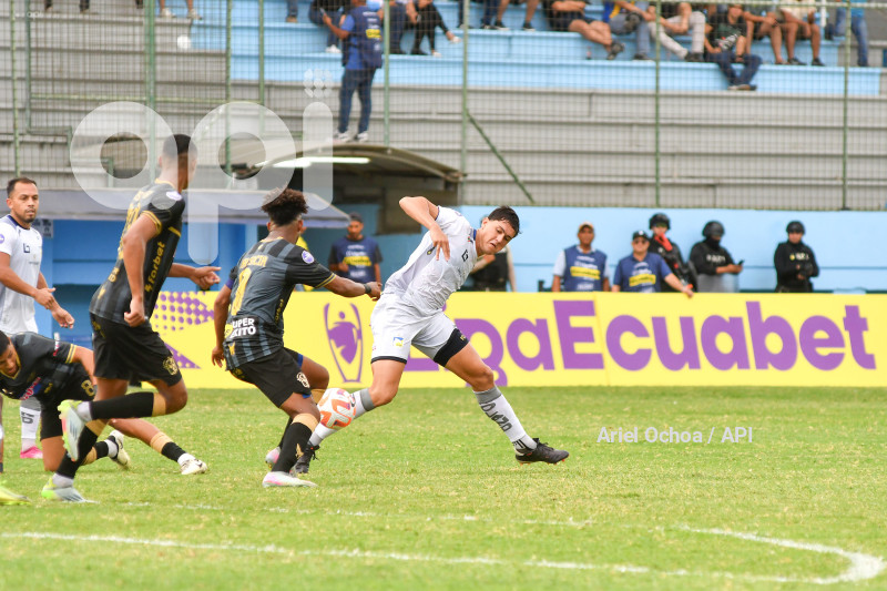 FBL-LIGAPRO-DELFIN-MANTA
