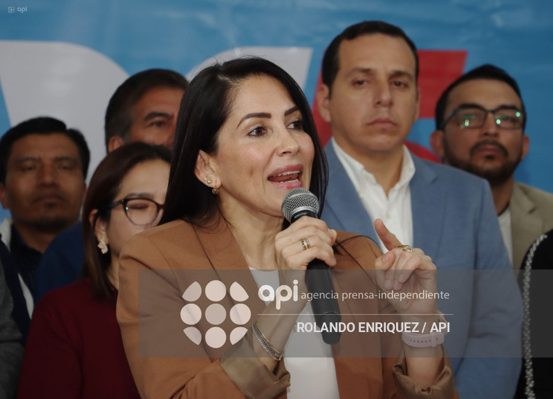 LUISA GONZALAEZ  RUEDA DE PRENSA