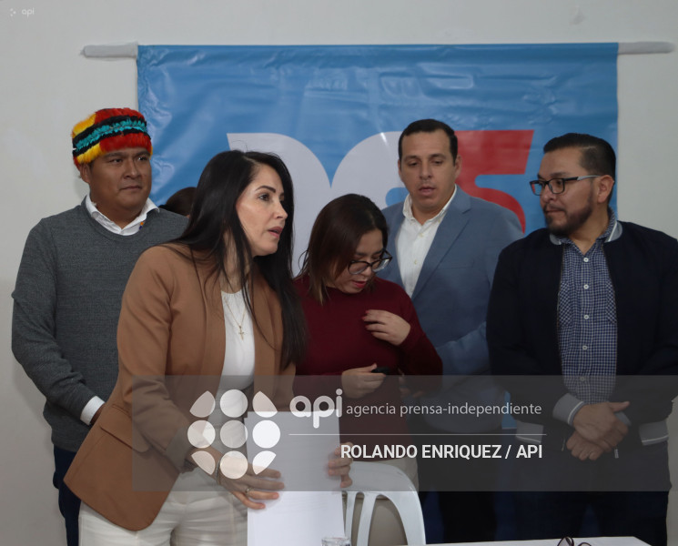 LUISA GONZALAEZ  RUEDA DE PRENSA