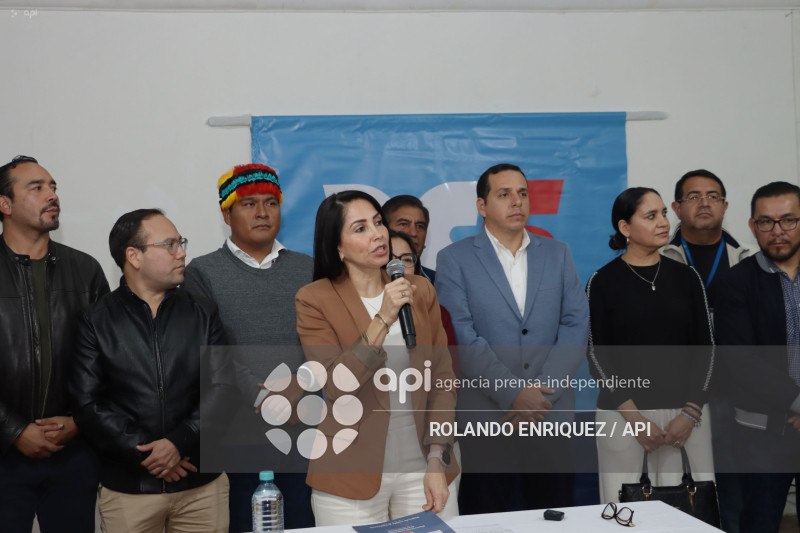 LUISA GONZALAEZ  RUEDA DE PRENSA